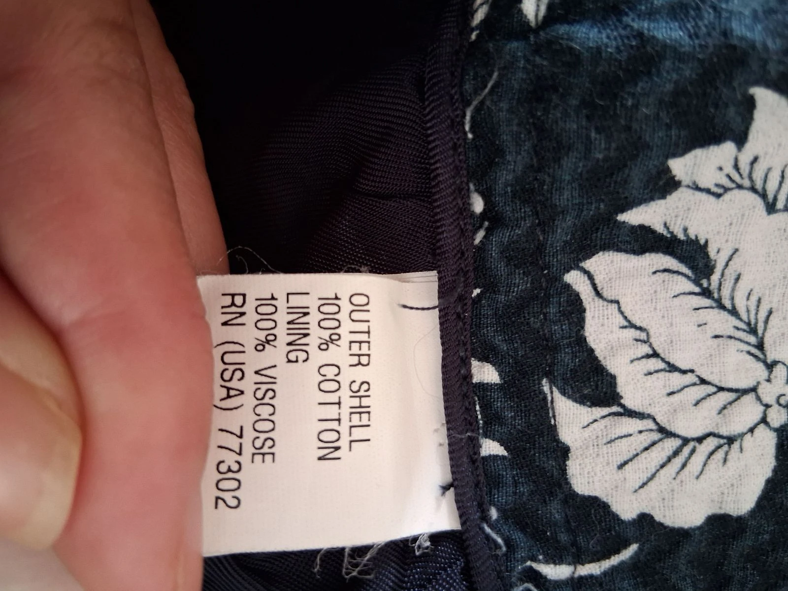 Short Zara Woman azul marino y blanco crudo - Motivo floral exótico - 100% algodón estriado – photo 5